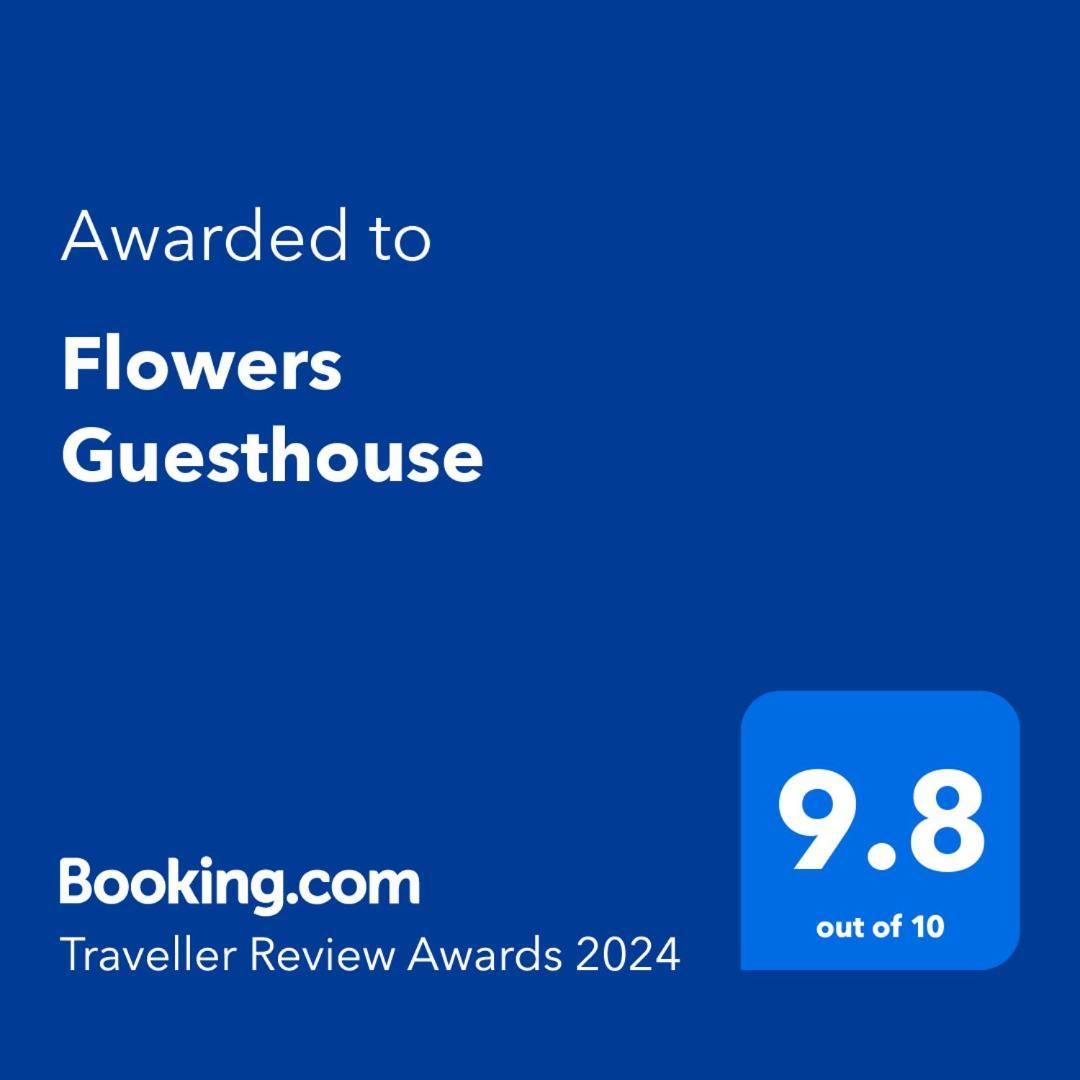 Flowers Guesthouse Tirana Exteriör bild